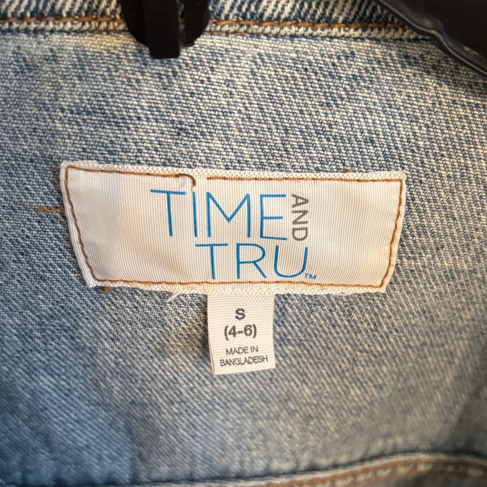 Time & Tru Oversized Blue Denim Jacket - Picture 3 of 10